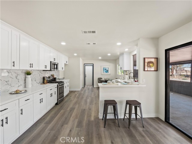 2350 W Avenue N12, Palmdale CA: https://media.crmls.org/medias/6742b6b7-7b06-409f-a0d1-090f144a888e.jpg