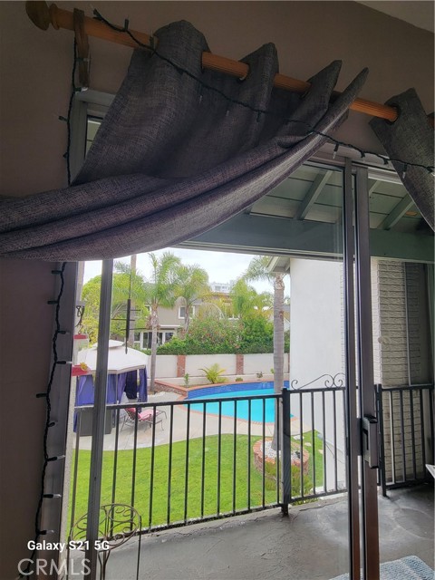 21171 B Lochlea Lane, Huntington Beach CA: https://media.crmls.org/medias/6743121d-e9f3-4456-92f3-189b3d06c286.jpg