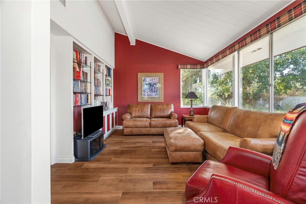 MLS #OC25261048 image #18