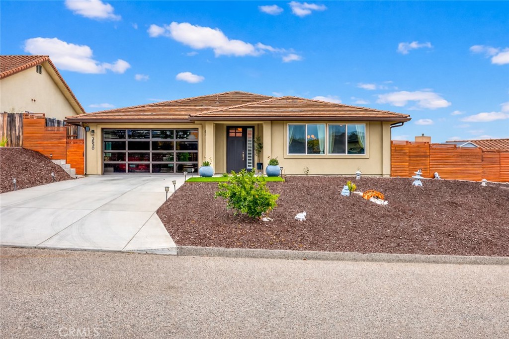 3530 Lakeside Village