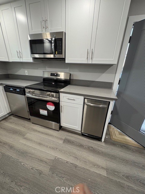 Detail Gallery Image 4 of 7 For 10421 El Centro, Oak Hills,  CA 92344 - 2 Beds | 2 Baths