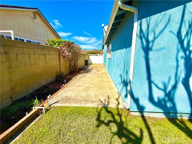 Detail Gallery Image 36 of 44 For 17172 Apel, Huntington Beach,  CA 92649 - 4 Beds | 3 Baths