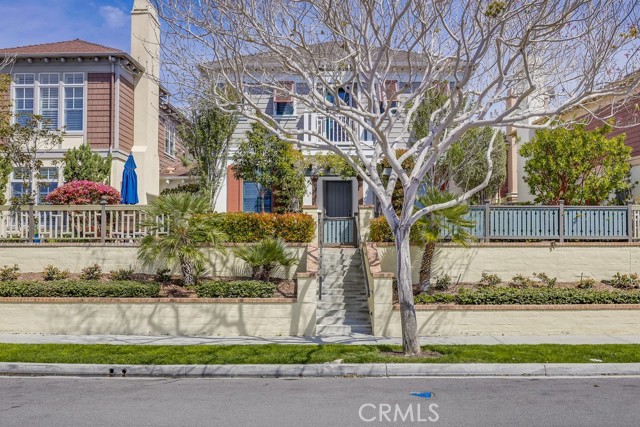 2569 Bungalow Place, Corona del Mar CA: https://media.crmls.org/medias/6746ad65-7bfe-460d-92d5-de5acbe219fd.jpg