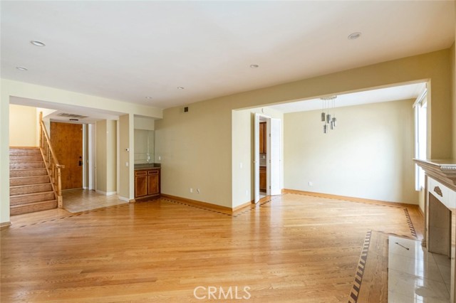 Detail Gallery Image 9 of 42 For 1244 Valley View Rd #129,  Glendale,  CA 91202 - 2 Beds | 2/1 Baths