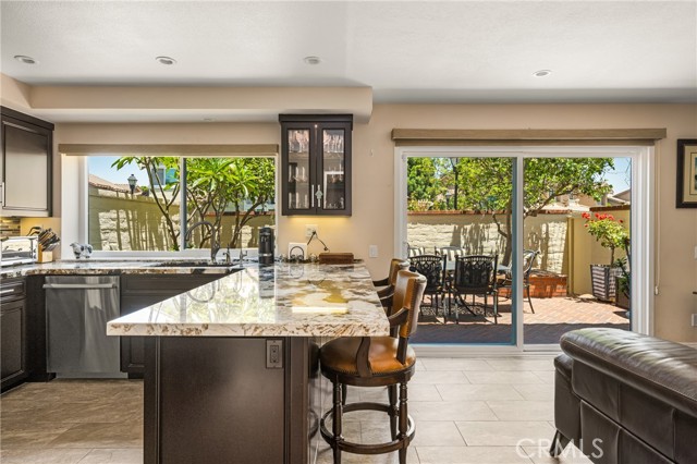 2461 Calle Montella, Tustin CA: https://media.crmls.org/medias/674836ee-81b5-4e58-b936-e7d71e216026.jpg