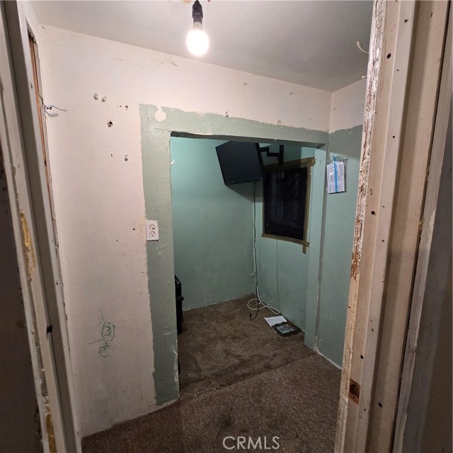 3928 La Crescenta Avenue, Glendale CA: https://media.crmls.org/medias/6748a6cc-da97-404b-b48e-bac727d26171.jpg