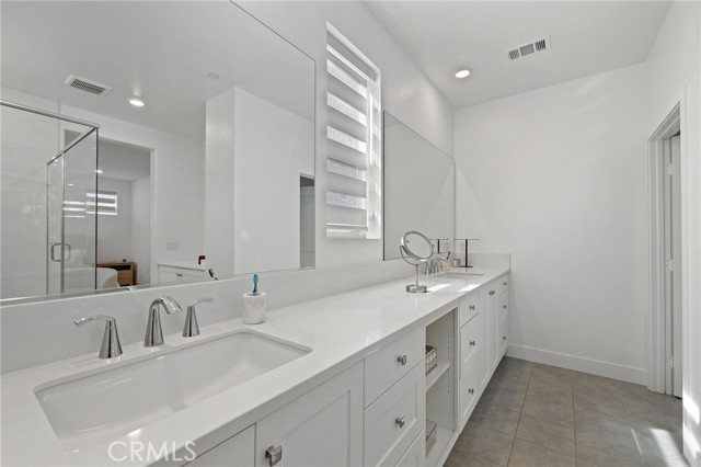 Detail Gallery Image 32 of 57 For 236 Yerba, Irvine,  CA 92618 - 4 Beds | 3/1 Baths