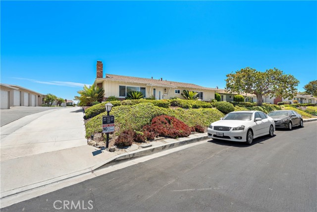 201 Monte Vista, San Clemente CA: https://media.crmls.org/medias/6749be62-cc67-4ebc-ae19-c76dbc1b1e57.jpg