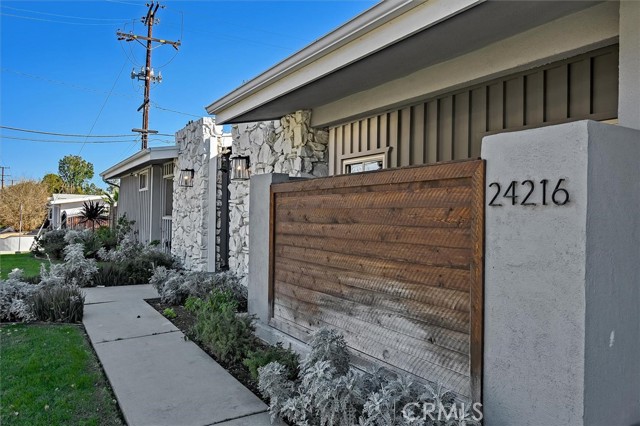 Detail Gallery Image 6 of 65 For 24216 Calvert St, Woodland Hills,  CA 91367 - 5 Beds | 3/1 Baths