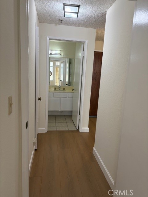 Detail Gallery Image 7 of 29 For 2563 Plaza Del Amo #109, Torrance,  CA 90503 - 2 Beds | 2/1 Baths