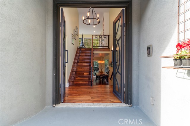 Detail Gallery Image 4 of 51 For 2355 N Beverly Glen Bld, Los Angeles,  CA 90077 - 2 Beds | 3/1 Baths