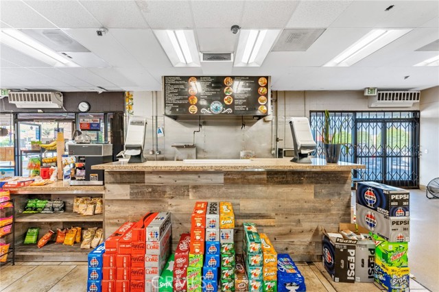 3200 Mission Avenue, Oceanside CA: https://media.crmls.org/medias/674ad82b-5143-43c0-b736-d8087f18c9f0.jpg