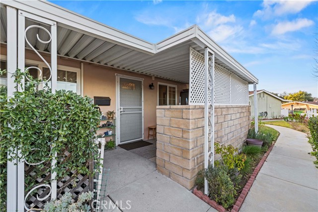 Detail Gallery Image 26 of 41 For 19160 Avenue of the Oaks #B,  Newhall,  CA 91321 - 2 Beds | 1 Baths