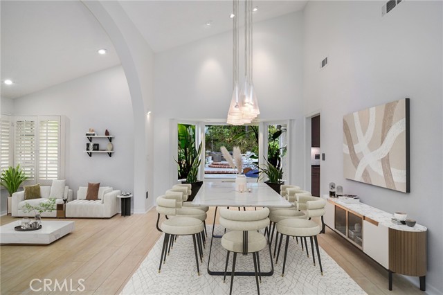 3757 Coldstream, Tarzana CA: https://media.crmls.org/medias/674b3311-dfb2-47fc-88af-8aae412dff65.jpg