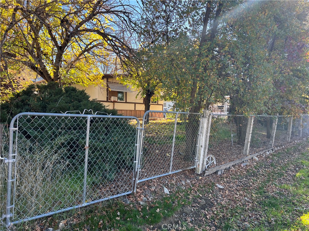 https://media.crmls.org/medias/674bb149-5c4e-4249-951e-c5a3426f6630.jpg?preset=X-Large