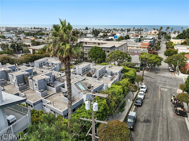 Detail Gallery Image 46 of 46 For 2203 3rd St #1,  Santa Monica,  CA 90405 - 2 Beds | 2/1 Baths