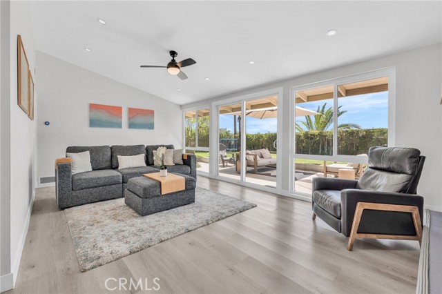 1801 W Chandeleur Drive, San Pedro CA: https://media.crmls.org/medias/674c0c4d-4d0b-4d37-bf74-6cee702a832f.jpg