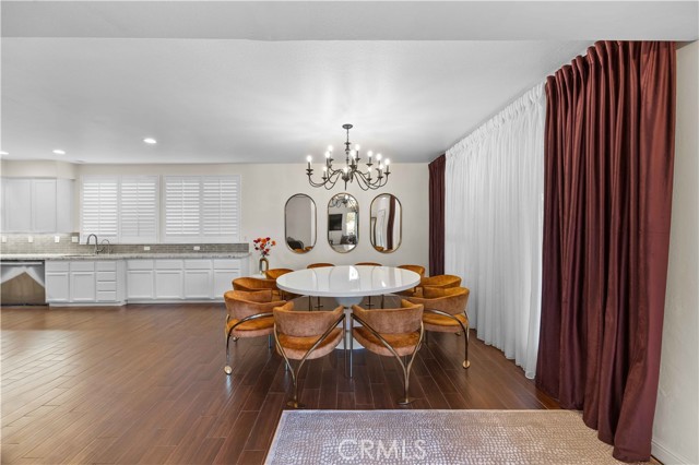 Detail Gallery Image 7 of 38 For 27503 Wellsley Way, Valencia,  CA 91354 - 4 Beds | 3 Baths