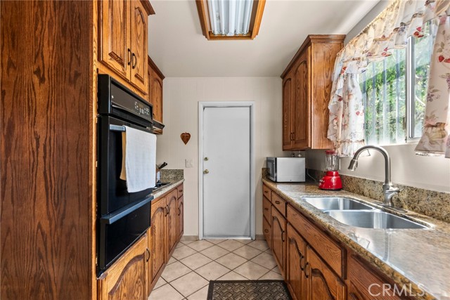 Detail Gallery Image 11 of 28 For 327 Flaxton St, Pomona,  CA 91767 - 3 Beds | 2 Baths