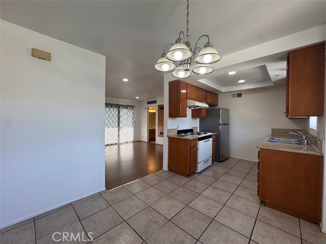 Detail Gallery Image 8 of 11 For 77 N Holliston Ave, Pasadena,  CA 91106 - 1 Beds | 1 Baths