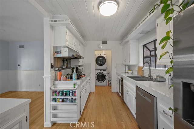 20955 De Mina Street, Woodland Hills CA: https://media.crmls.org/medias/674e4200-84fb-4114-a9dd-6e29ae6bc938.jpg