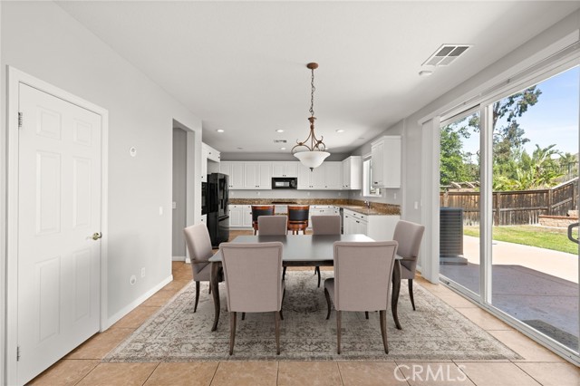 16219 Skyridge Drive, Riverside CA: https://media.crmls.org/medias/674e4692-ccb8-4cda-9e33-3b0a1aa22b6c.jpg