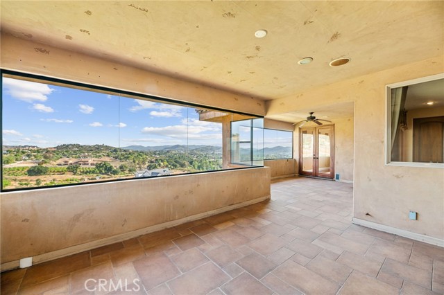 37654 Calle De Lobo, Murrieta CA: https://media.crmls.org/medias/674e6475-60bf-49ca-b595-7400e75b8bbe.jpg