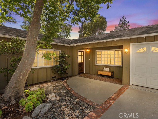 3828 2nd Avenue, La Crescenta CA: https://media.crmls.org/medias/674e6a6f-48df-4c70-a648-a42491cef1a8.jpg