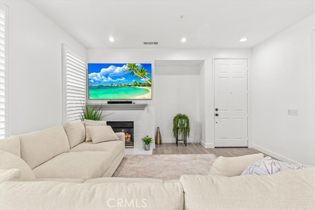 28 Albany, Ladera Ranch CA: https://media.crmls.org/medias/674edb3d-0760-40fc-bf3e-9958d55fb2d0.jpg