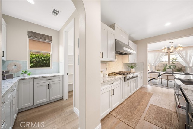 Detail Gallery Image 15 of 75 For 27 Gillman St, Irvine,  CA 92612 - 6 Beds | 6/1 Baths