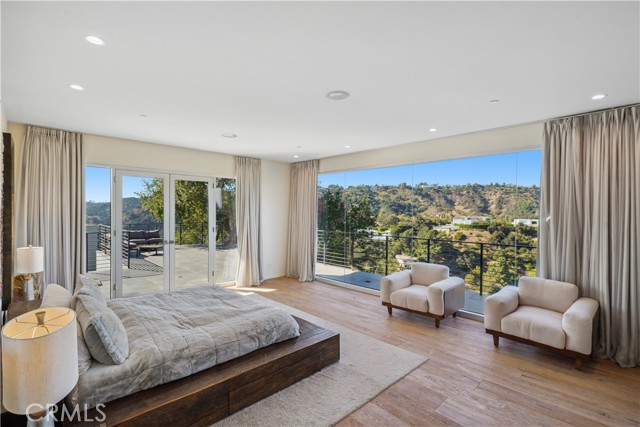 Detail Gallery Image 19 of 46 For 9716 Oak Pass Rd, Beverly Hills,  CA 90210 - 6 Beds | 3/2 Baths