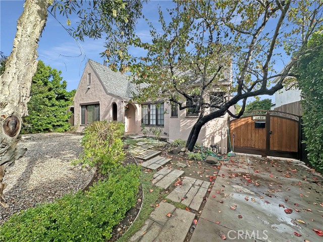 Detail Gallery Image 2 of 16 For 2538 Aiken, Los Angeles,  CA 90064 - 3 Beds | 2 Baths