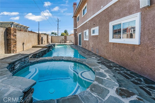 Detail Gallery Image 3 of 75 For 7704 Lotus Cir, Buena Park,  CA 90620 - 6 Beds | 4 Baths