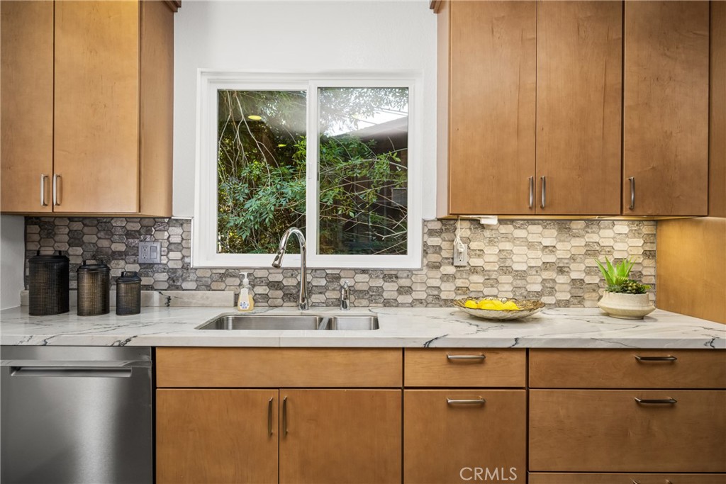 6750b447 30c6 415f Bceb 90faf6ebb9f9