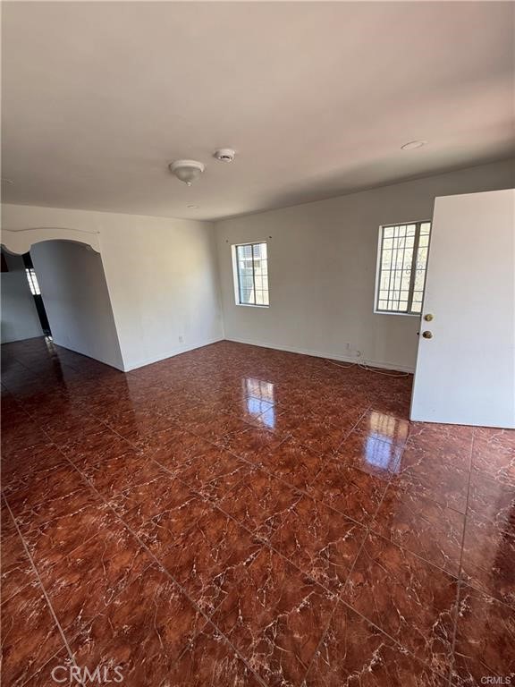 8711 Beach Street, Los Angeles CA: https://media.crmls.org/medias/6750b999-6798-4de0-a92a-e01c765de0b8.jpg