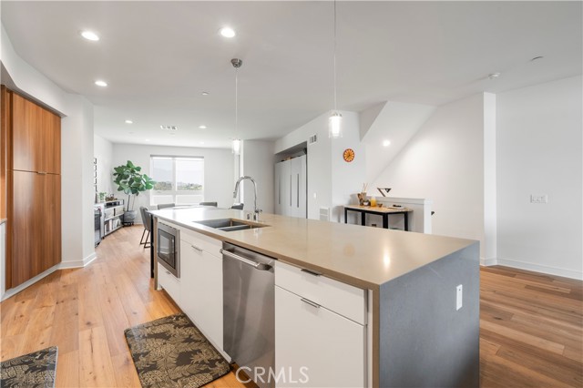 1029 White Knoll Drive, Los Angeles CA: https://media.crmls.org/medias/67511230-43dd-4064-9b28-d71a8f4b008b.jpg