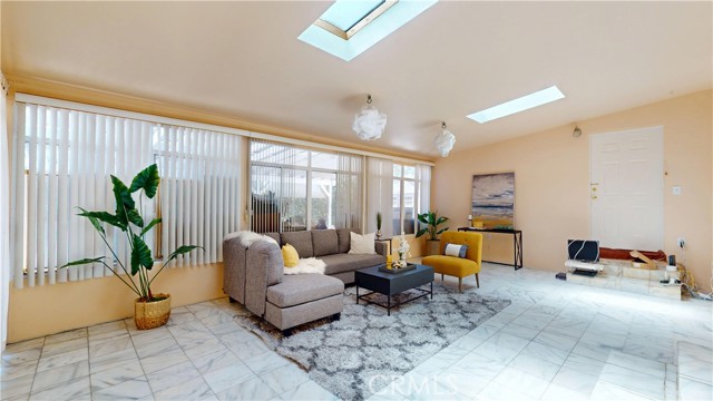 Detail Gallery Image 16 of 49 For 9551 Arleta Ave, Arleta,  CA 91331 - 5 Beds | 4 Baths
