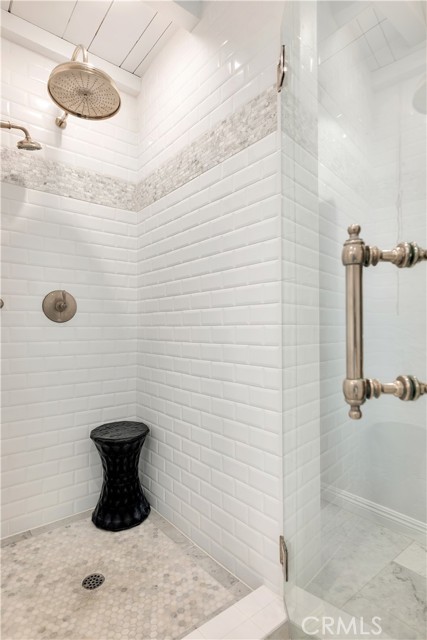 802 Rembrandt Drive, Laguna Beach CA: https://media.crmls.org/medias/6751a9b3-56fd-490f-b78b-7c34ff4d08f7.jpg