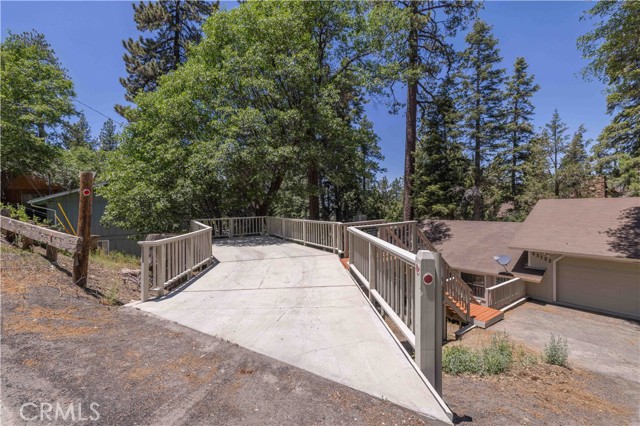 43133 Moonridge Rd, Big Bear CA: https://media.crmls.org/medias/675212e3-6747-47fd-8b11-c6298cdef1e2.jpg