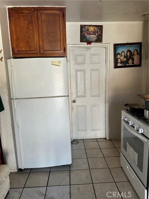 Detail Gallery Image 7 of 14 For 11507 Grape, Los Angeles,  CA 90059 - – Beds | – Baths