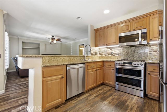 Detail Gallery Image 15 of 39 For 40125 Palmetto Dr, Palmdale,  CA 93551 - 4 Beds | 2/1 Baths