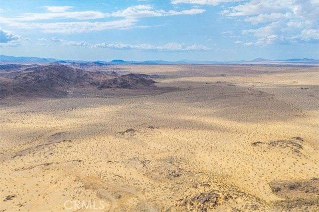 67859 Valle Vista Road, 29 Palms CA: https://media.crmls.org/medias/675447ad-6cd2-4f8a-8b8b-2f28caeddba7.jpg