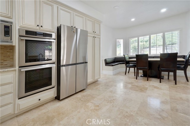 Detail Gallery Image 8 of 34 For 25792 Maple View Dr, Laguna Hills,  CA 92653 - 5 Beds | 3/1 Baths