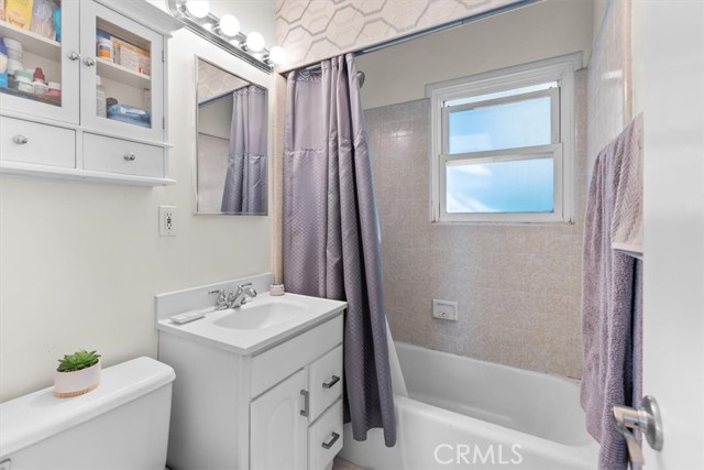 319 29th Street, Manhattan Beach, California 90266, 5 Bedrooms Bedrooms, ,3 BathroomsBathrooms,Residential,Sold,29th,SB22026167