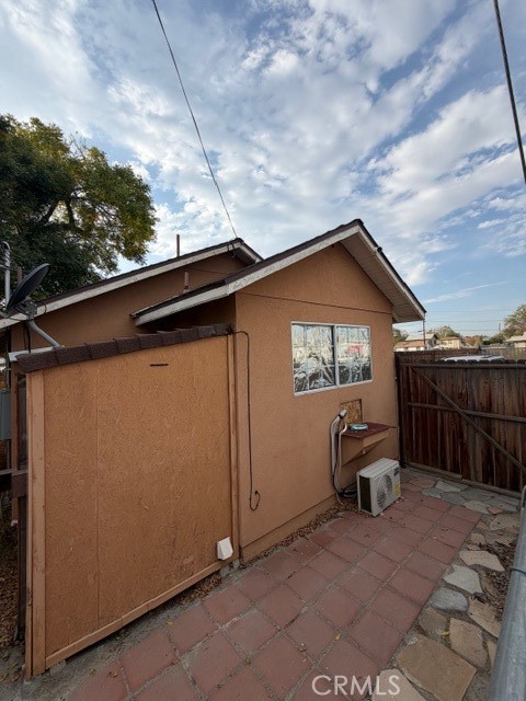 Detail Gallery Image 10 of 12 For 121 Roberts, Bakersfield,  CA 93308 - 2 Beds | 1 Baths