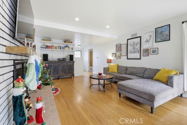 Detail Gallery Image 9 of 51 For 1010 W 21st St, Santa Ana,  CA 92706 - 3 Beds | 2 Baths