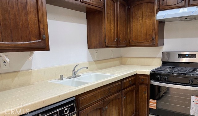 Detail Gallery Image 8 of 24 For 1637 N Verdugo Rd a,  Glendale,  CA 91208 - 2 Beds | 2/1 Baths