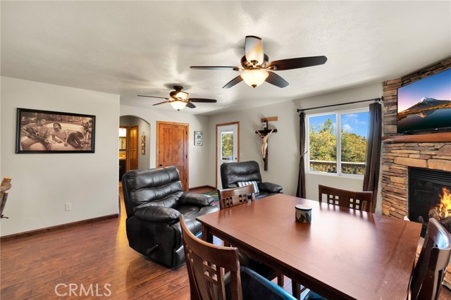 Detail Gallery Image 17 of 30 For 28679 Shenandoah Dr, Lake Arrowhead,  CA 92352 - 3 Beds | 2 Baths