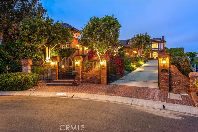 26126 Oroville Place, Laguna Hills CA: https://media.crmls.org/medias/67581f1d-7d0d-4bf5-bf6e-40704a64bf81.jpg