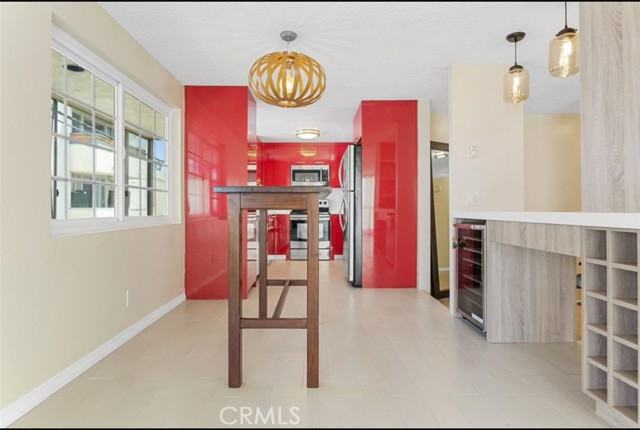 1127 10th Street, Santa Monica CA: https://media.crmls.org/medias/675872c6-2999-4176-8c34-5a198187580e.jpg